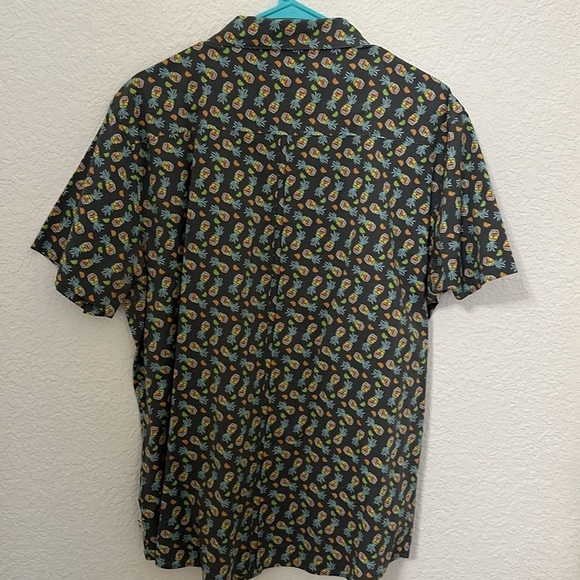 Men’s Henri Costa Coastal Button Up - Picture 2 of 4